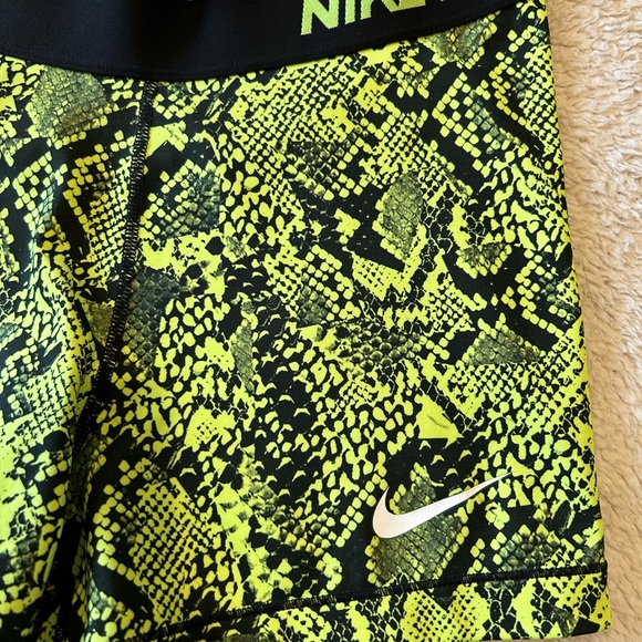Nike dry fit shorts - Picture 3 of 5